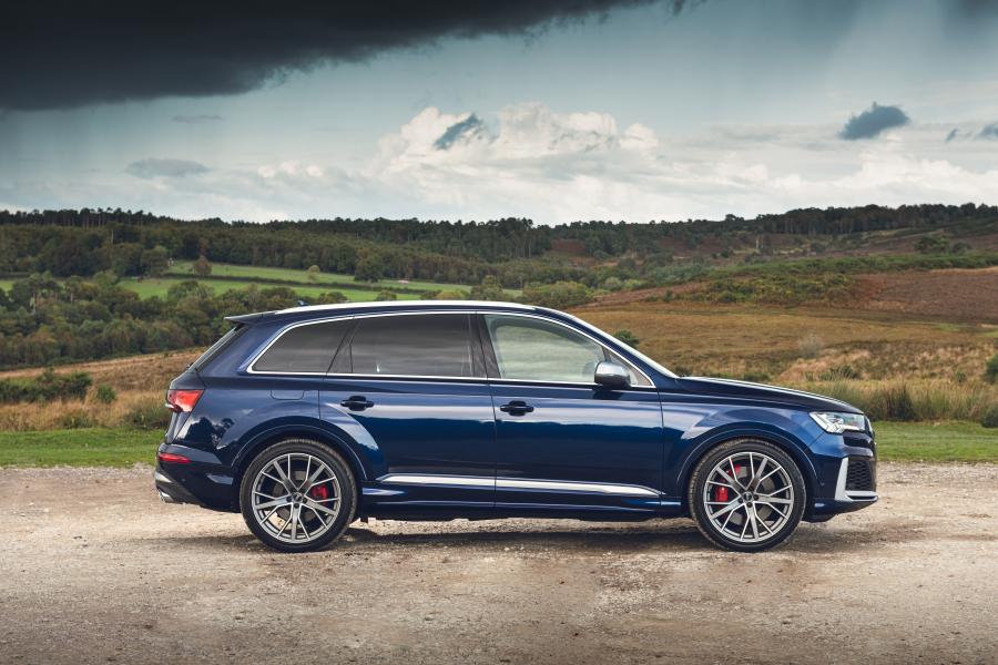  Audi SQ7 TDI (4M) 2019 года  (UK) (фото 33 из 46)